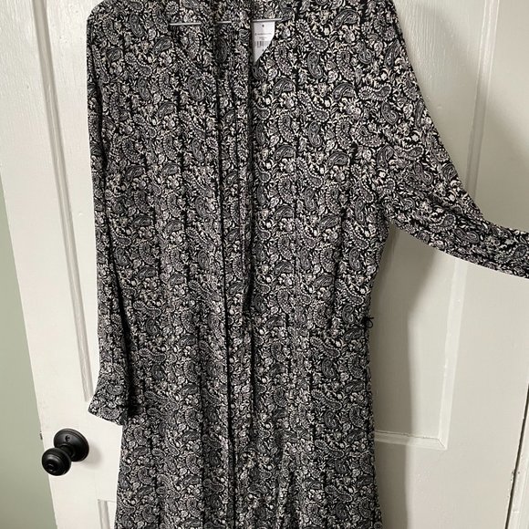 NWT GAP - B&W Paisley Swing Shirtdress - Picture 2 of 4